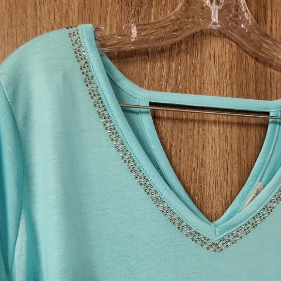 Avenue Blue Relaxed  Size 18/ 20  T-Shirt Short Sleeve V Neck - Picture 6 of 10